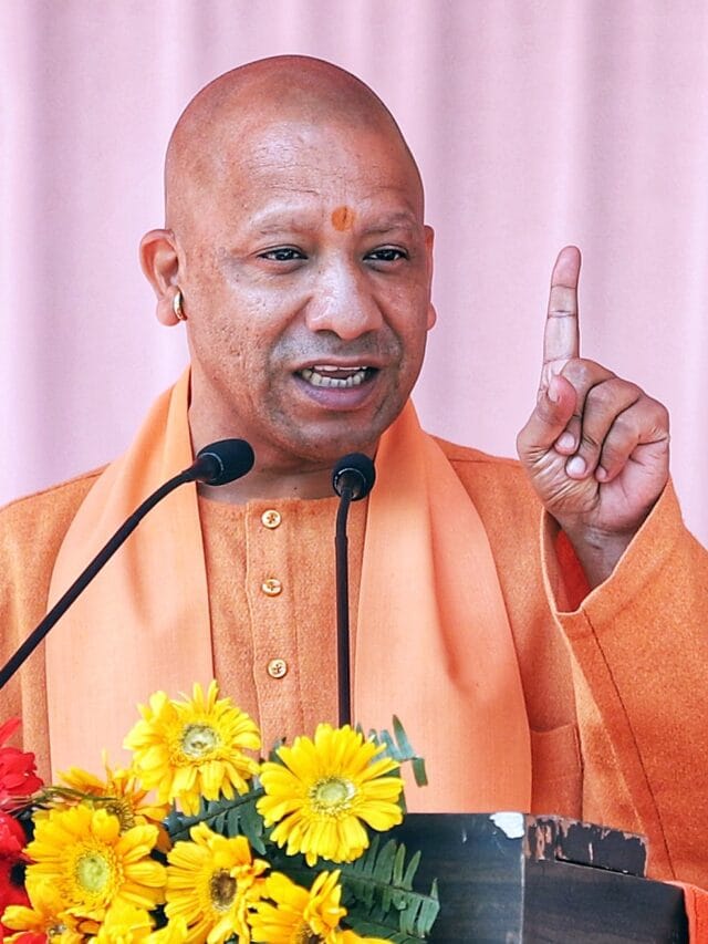 Yogi Government Social Media Policy— 8 लाख़ रूपये की सरकारी नौकरी नही देना पड़ेगा कोई एग्जाम